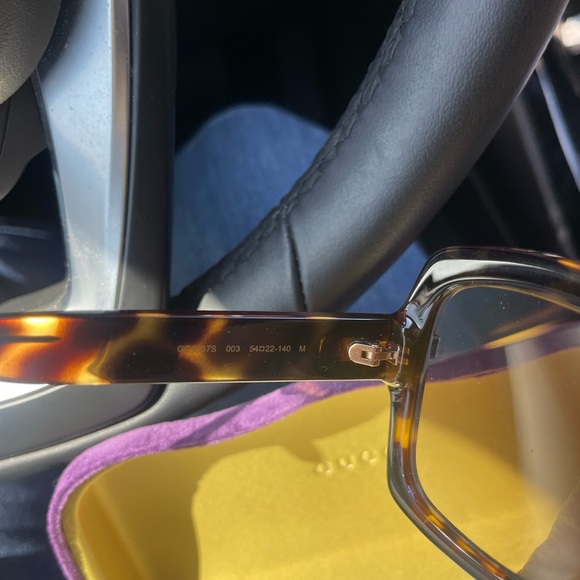 Gucci Tortoiseshell Sunglasses - Picture 4 of 9